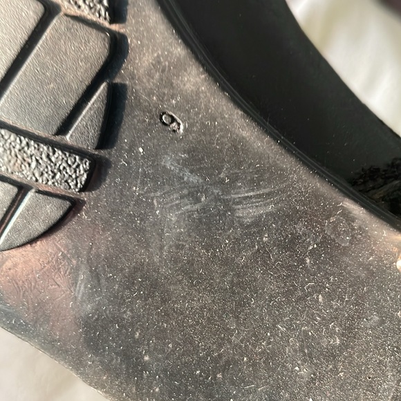 Women’s black boots size 9 - Picture 5 of 5